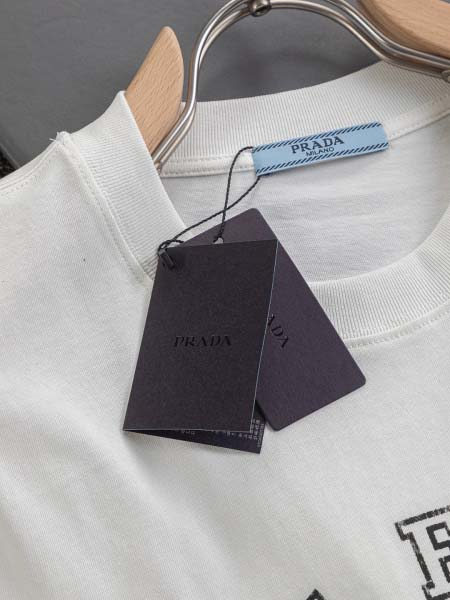 2025年8月14日入荷新作Pradatシャツ人気商品/DW工場