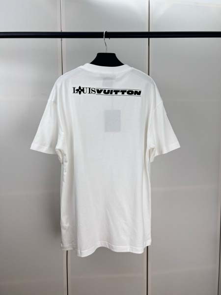 2025年8月14日入荷新作Louis Vuitton半袖 tシャツ人気商品/DW工場