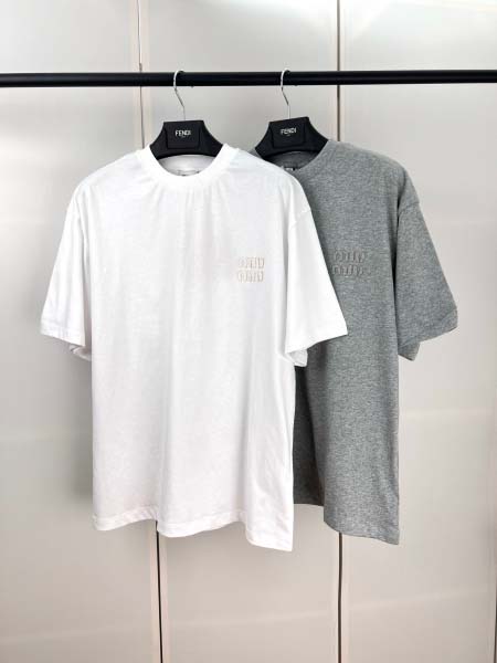 2025年8月14日入荷新作Miumiu半袖 tシャツ人気商品/DW工場