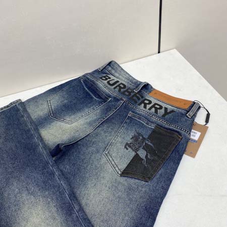 2025年8月15日入荷新作Burberryジーパン人気商品/DW工場