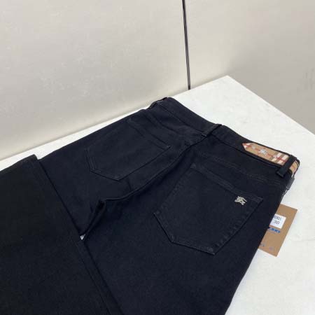 2025年8月15日入荷新作Burberryジーパン人気商品/DW工場