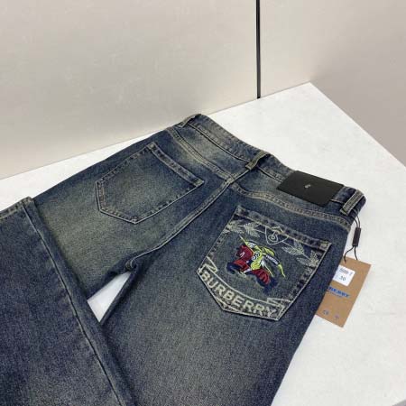 2025年8月15日入荷新作Burberryジーパン人気商品/DW工場