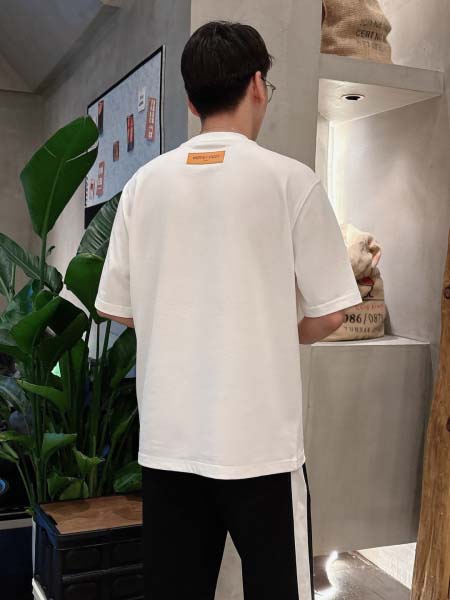 2025年8月20日入荷新作Louis Vuitton半袖 tシャツ 高级品超厳選★入手困難/誕生日プレゼント