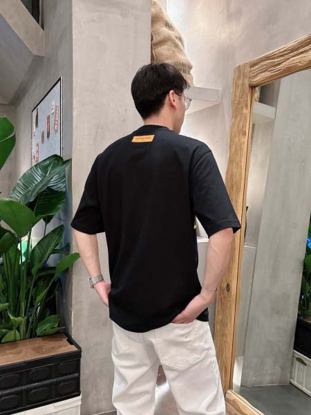 2025年8月20日入荷新作Louis Vuitton半袖 tシャツ 高级品超厳選★入手困難/誕生日プレゼント