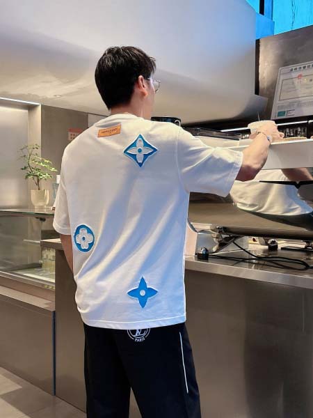 2025年8月20日入荷新作Louis Vuitton半袖 tシャツ 高级品超厳選★入手困難/誕生日プレゼント