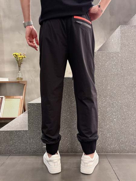 2025年8月20日入荷新作Pradaスウェットパンツ 高级品超厳選★入手困難/誕生日プレゼント