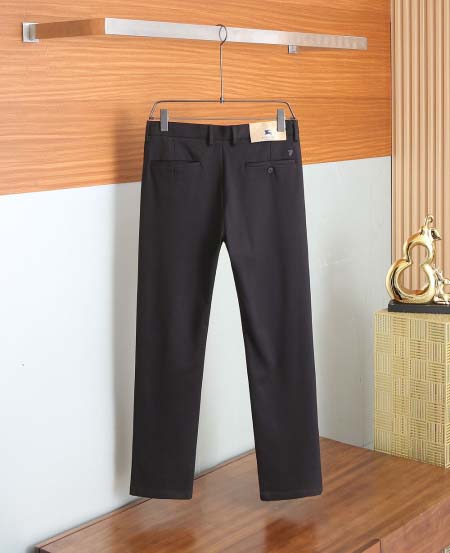 2025年8月21日入荷新作Burberryスラックス高品質人気商品/HC工場