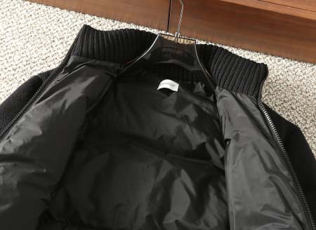 2025年8月23日入荷新作Moncler秋冬ダウンジャケット高品質人気商品/HC工場