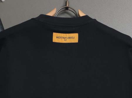 2025年8月28日秋冬入荷新作Louis Vuitton半袖Tシャツ高品質安い人気商品/HL工場