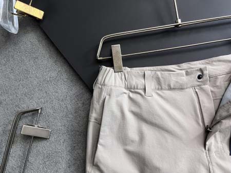 2025年8月29日入荷 新作Prada半ズボン高級なプレゼント/誕生日プレゼント/高品質/メンツ/記念品/ wenzhou工場