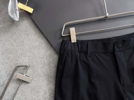 2025年8月29日入荷 新作Prada半ズボン高級なプレゼント/誕生日プレゼント/高品質/メンツ/記念品/ wenzhou工場