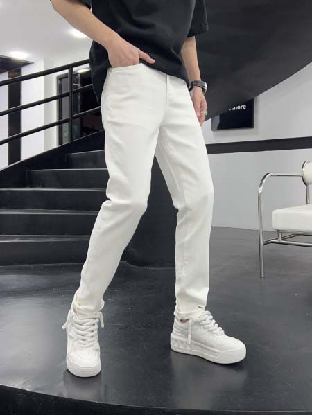 2025年8月2日入荷新作Louis Vuittonジーパン...