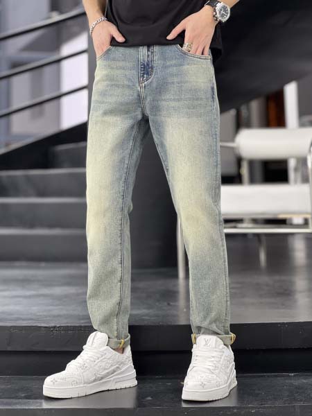 2025年8月2日入荷新作Louis Vuittonジーパン...