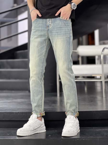 2025年8月2日入荷新作Louis Vuittonジーパン...