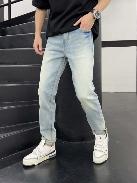 2025年8月2日入荷新作Louis Vuittonジーパン...