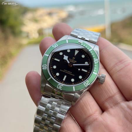 2025年8月4日入荷新作TUDOR腕時計極上の品質人気商品...