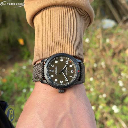 2025年8月5日入荷新作BREITLING腕時計極上の品質...