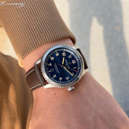 2025年8月5日入荷新作BREITLING腕時計極上の品質...