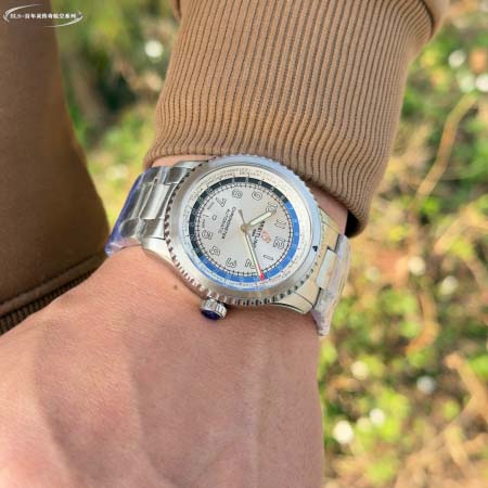 2025年8月5日入荷新作BREITLING腕時計極上の品質...