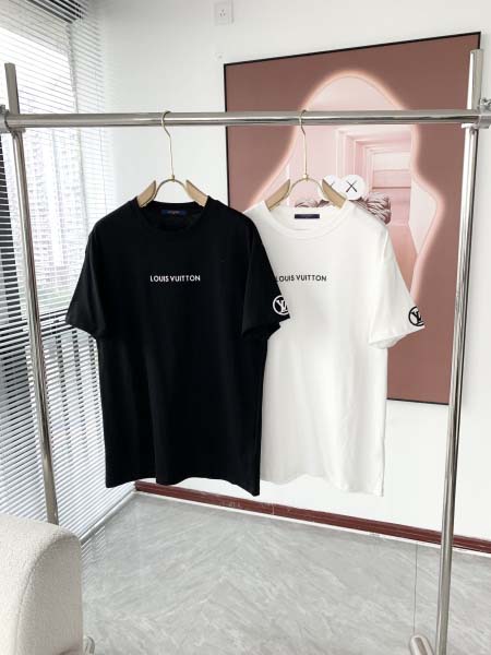 2025年8月6日入荷新作Louis Vuitton半袖 tシャツ人気商品/DW工場