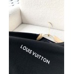 2025年8月6日入荷新作Louis Vuitton半袖 tシャツ人気商品/DW工場