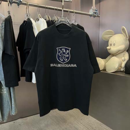 2025年8月8日入荷新作BALENCIAGA半袖 tシャツ...