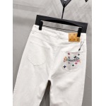 2025年8月8日入荷新作 LOUIS VUITTONジーパン高品質人気商品/DW工場30-36