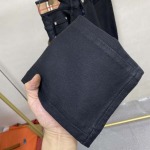 2025年8月15日入荷新作Burberryジーパン人気商品/DW工場