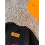 2025年8月15日入荷新作Louis vuitton半袖 tシャツ人気商品/DW工場