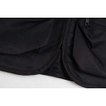 2025年8月15日入荷新作Pradaベスト  人気商品/DW工場