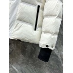 2025年8月20日入荷新作Pradaダウンジャケット 高级品超厳選★入手困難/誕生日プレゼント