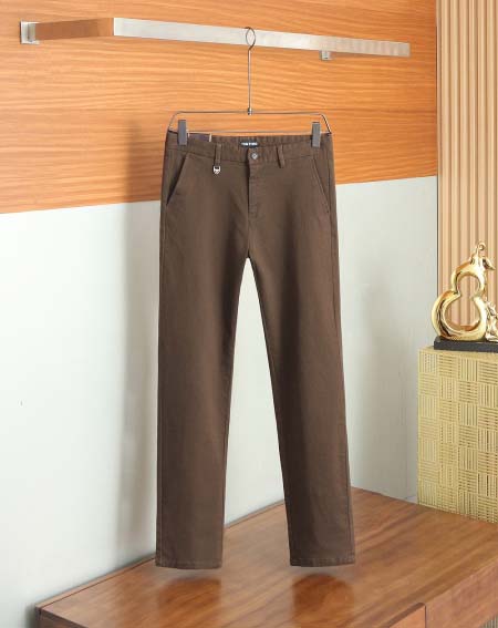 2025年8月21日入荷新作Tom Fordスラックス高品質...