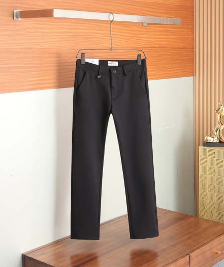 2025年8月21日入荷新作Pradaスラックス高品質人気商...