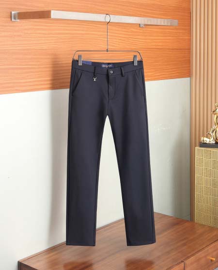 2025年8月21日入荷新作Louis vuittonスラッ...