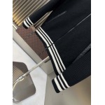 2025年8月23日入荷新作Moncler秋冬ダウンジャケット高品質人気商品/HC工場