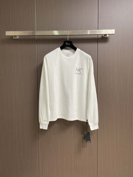 2025年8月24日秋冬入荷新作ARCTERYX長袖Tシャツ...