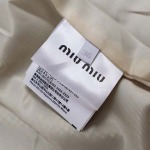 2025年8月28日入荷秋冬新作Miumiuジャケット原版復刻人気で【极品】/正規品と同じサイズSize:36 38 40/YGY工場