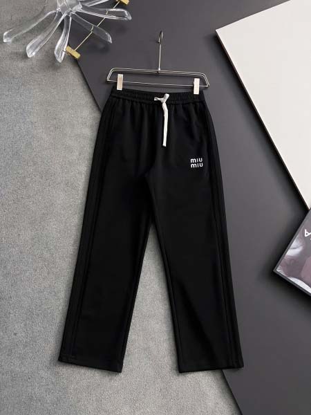 2025年8月29日入荷 新作Miumiuスラックス高級なプ...