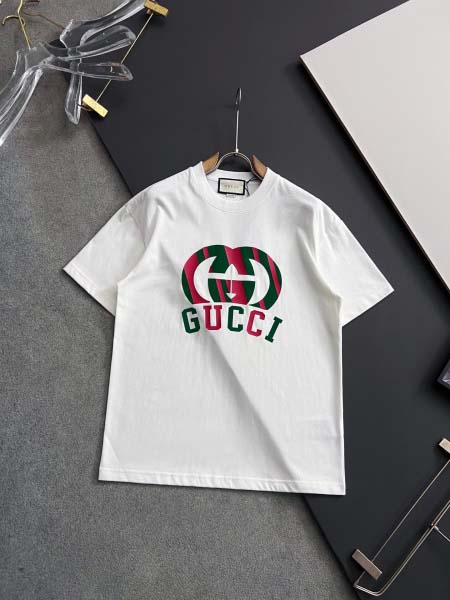 2025年8月29日入荷 新作Gucci半袖 tシャツ高級な...
