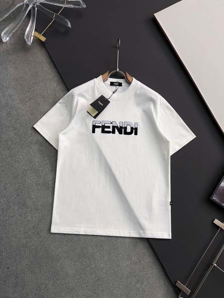 2025年8月29日入荷 新作Fendi半袖 tシャツ高級な...