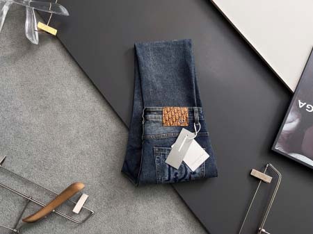 2025年8月29日入荷 新作Diorジーパン高級なプレゼン...