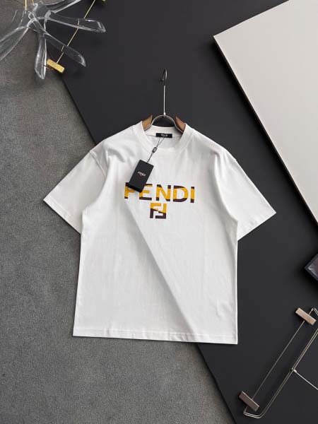 2025年8月29日入荷 新作Fendi半袖 tシャツ高級な...