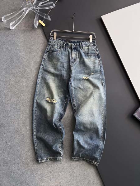 2025年8月29日入荷 新作Fendiジーパン高級なプレゼ...