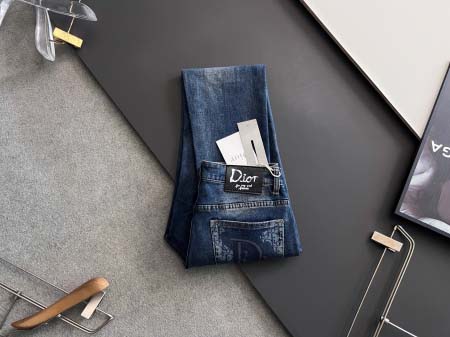 2025年8月29日入荷 新作Diorジーパン高級なプレゼン...
