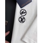 2025年8月29日入荷 新作Louis Vuitton半袖 上下高級なプレゼント/誕生日プレゼント/高品質/メンツ/記念品/ wenzhou工場