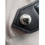 2025年8月29日入荷 新作Prada半ズボン高級なプレゼント/誕生日プレゼント/高品質/メンツ/記念品/ wenzhou工場