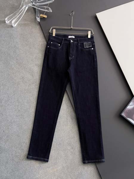 2025年8月30日入荷 新作Diorジーパン高級なプレゼン...