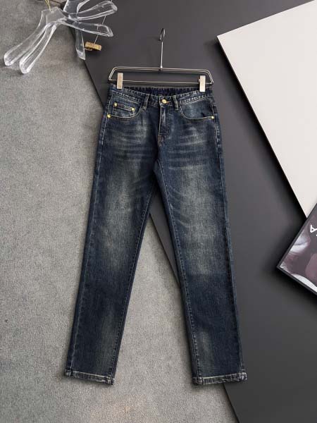 2025年8月30日入荷 新作Pradaジーパン高級なプレゼ...