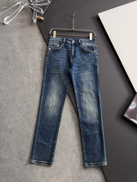 2025年8月30日入荷 新作Fendiジーパン高級なプレゼ...