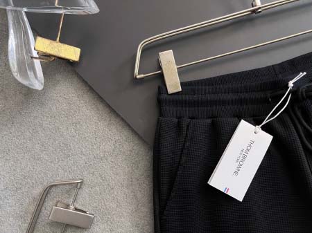 2025年9月3日入荷 新作Thom Browne半ズボン高級なプレゼント/誕生日プレゼント/高品質/メンツ/記念品/ wenzhou工場